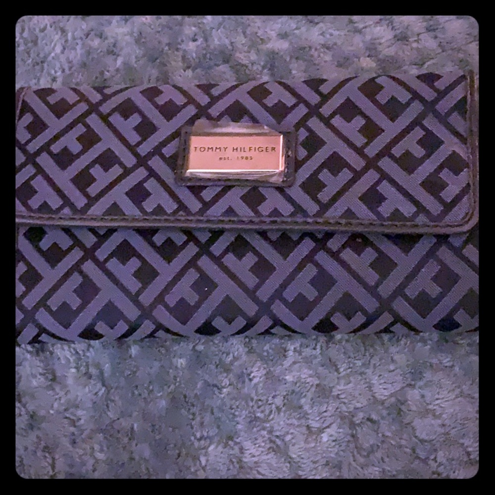 Tommy Hilfiger blue logo wallet never used
